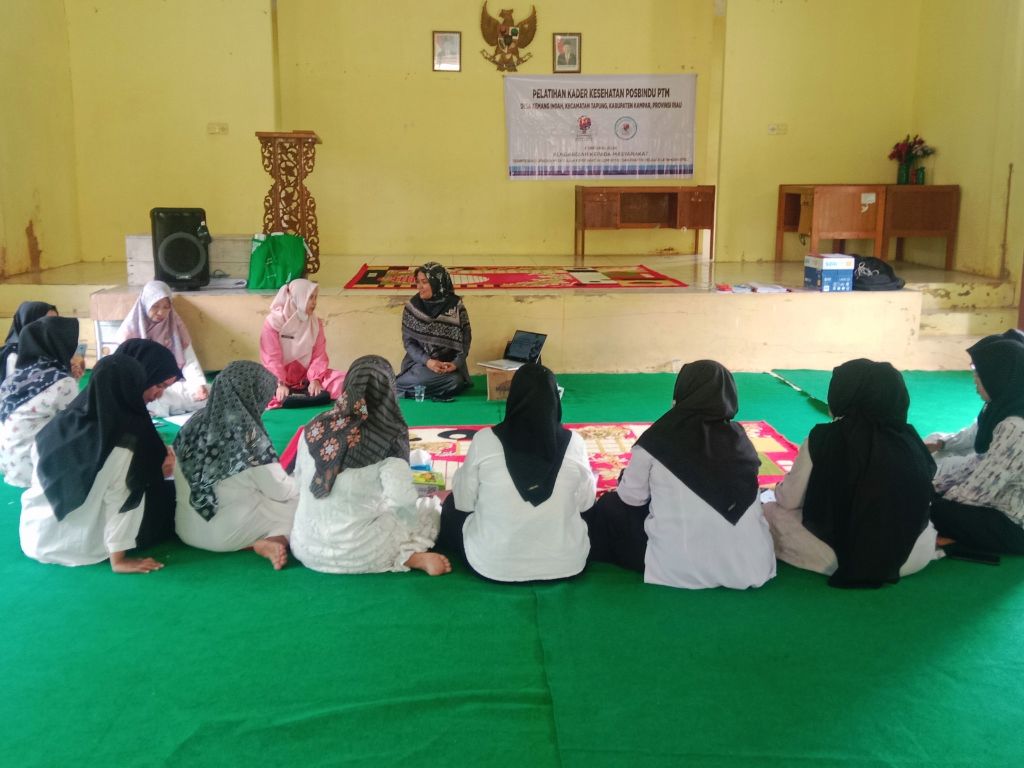 Pelatihan Kader Posbindu PTM: Upaya Meningkatkan Pengetahuan tentang Diabetes Melitus Tipe 2 di Desa Kemang Indah
